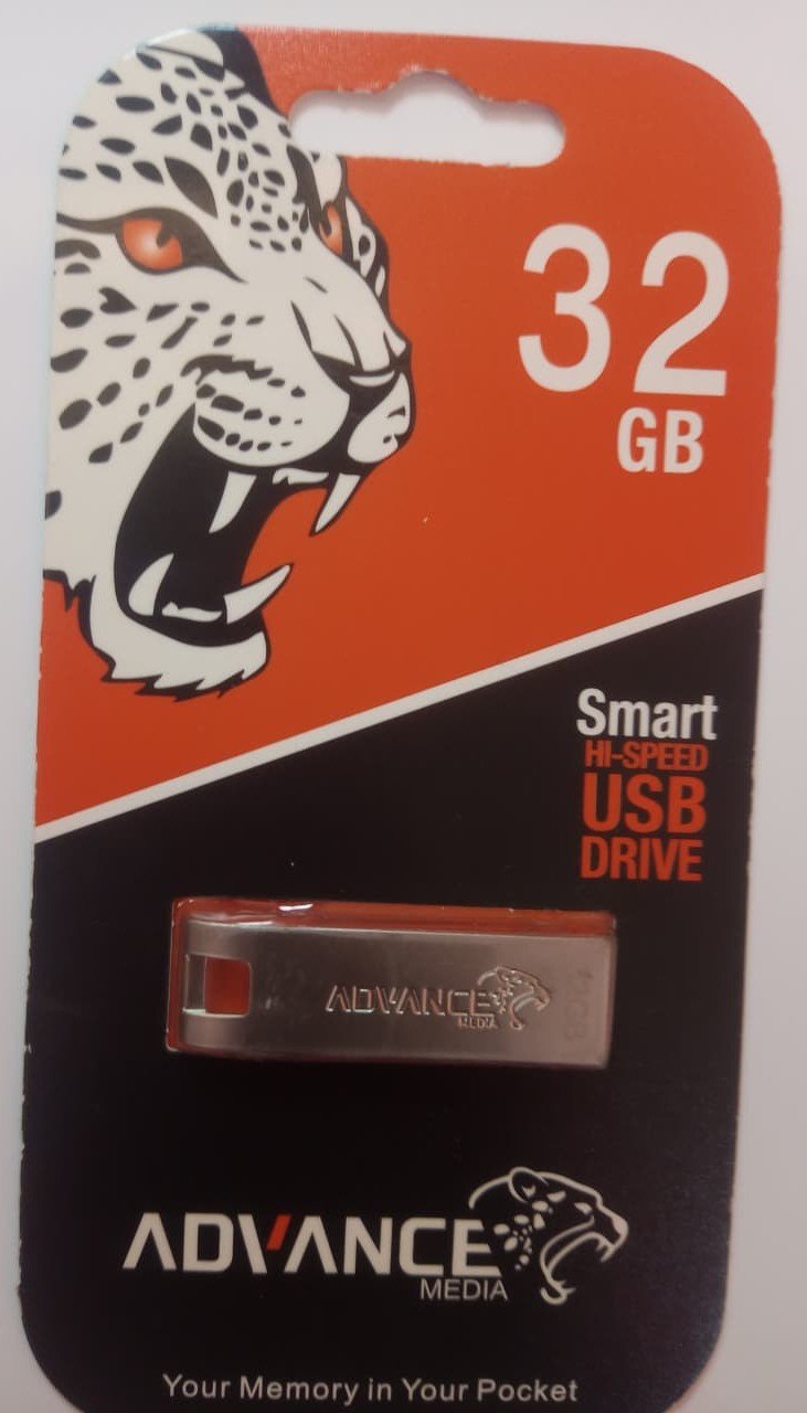 32 GB FLASH DRIVE